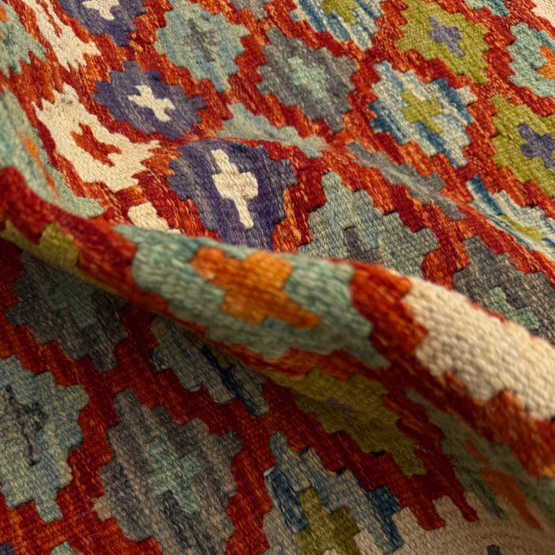 Afghan Vegetable Kilim Rug 2' 7" x 6' 6" Flat-Weave texture