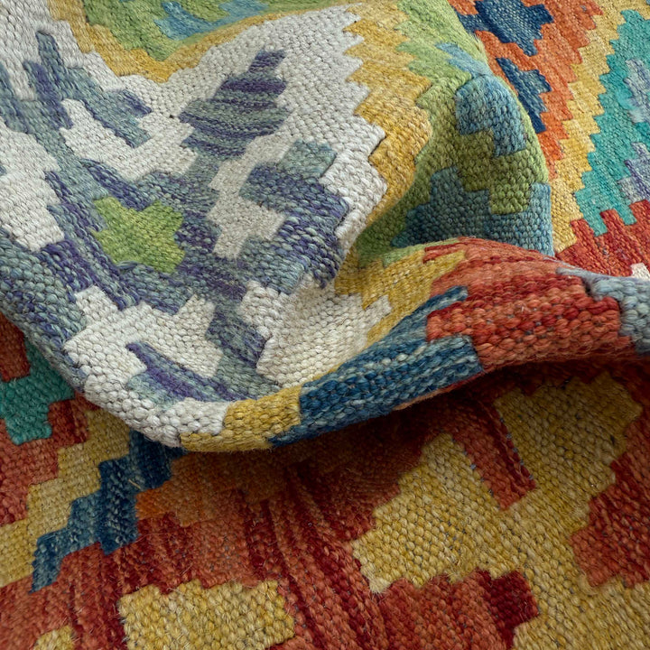 Afghan Vegetable Kilim Rug 2' 7" x 9' 8" Flat-Weave texture