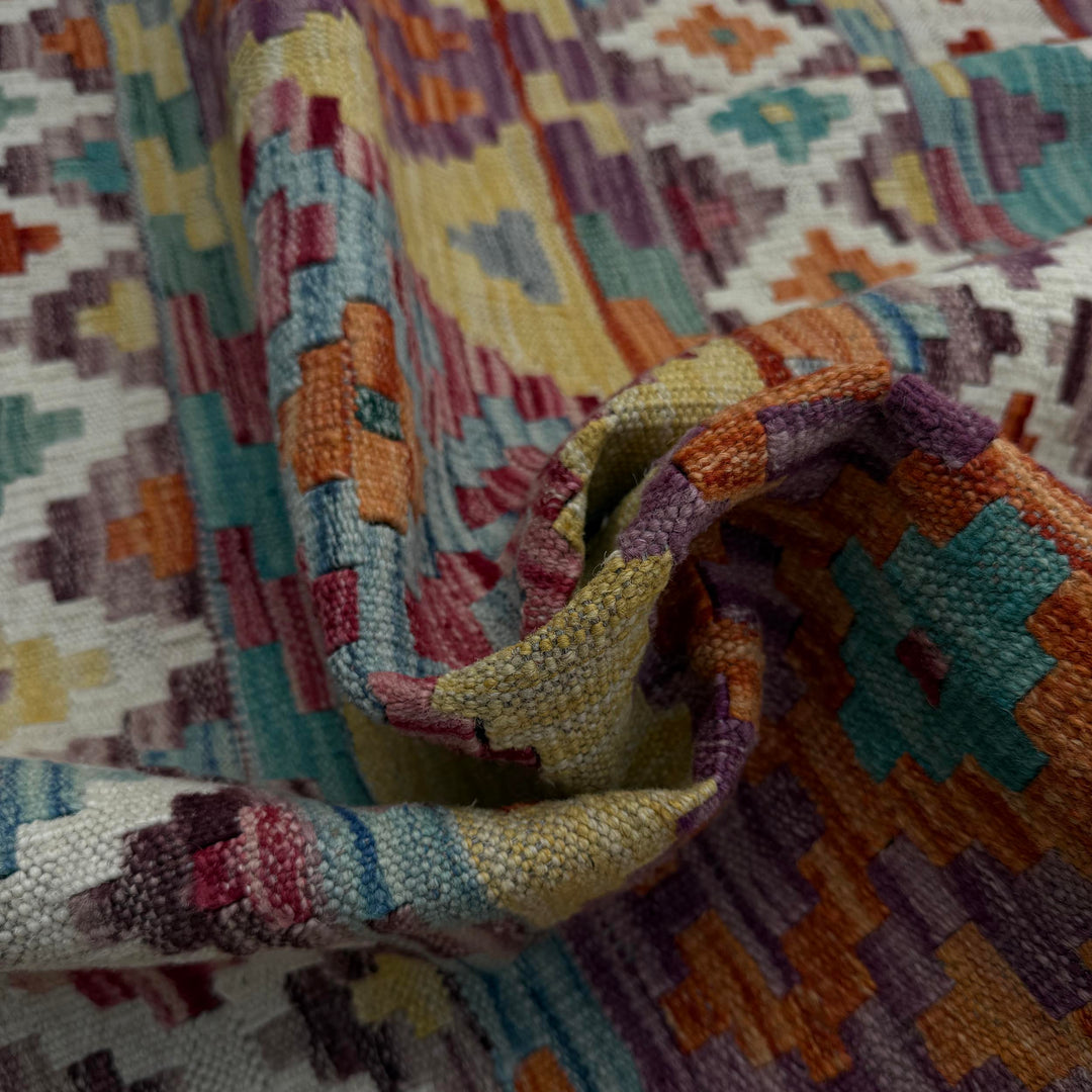 Afghan Vegetable Kilim Rug 5' 0" x 6' 3" Flat-Weave texture