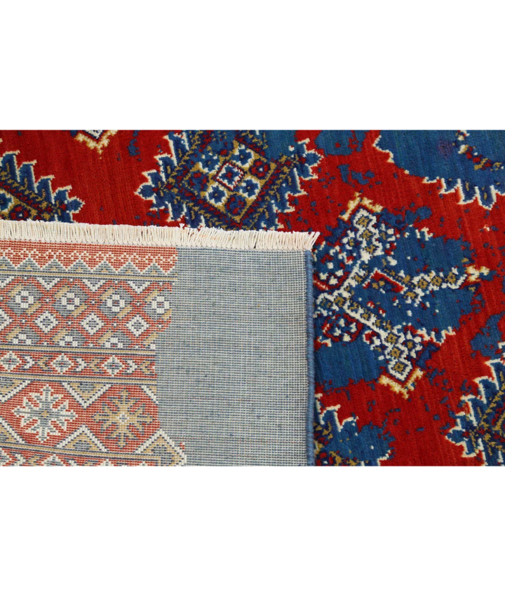 Red Pakistani Oriental Rug 4' 0" × 6' 0" Hand-Knotted detail