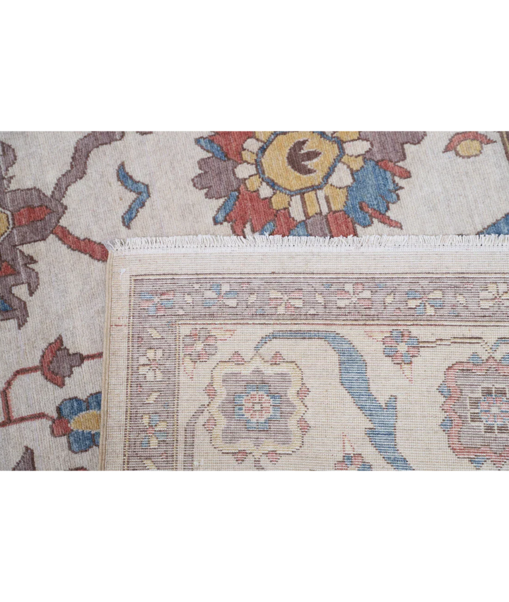 Ivory Pakistani Oriental Rug 7' 10" x 9' 11" Hand-Knotted detail