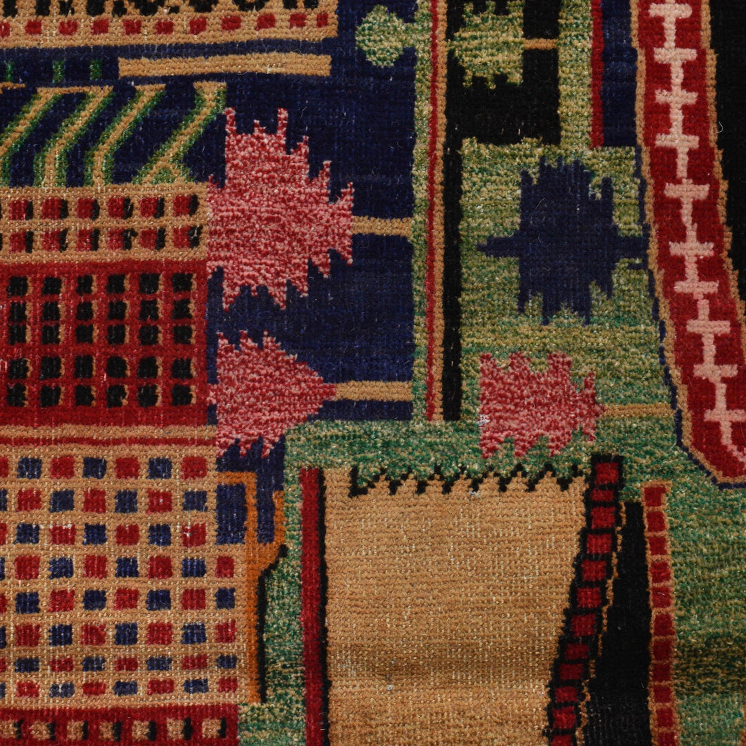 Handmade Pictorial Carpet 4' 3" x 6' 6" - No. AL32504