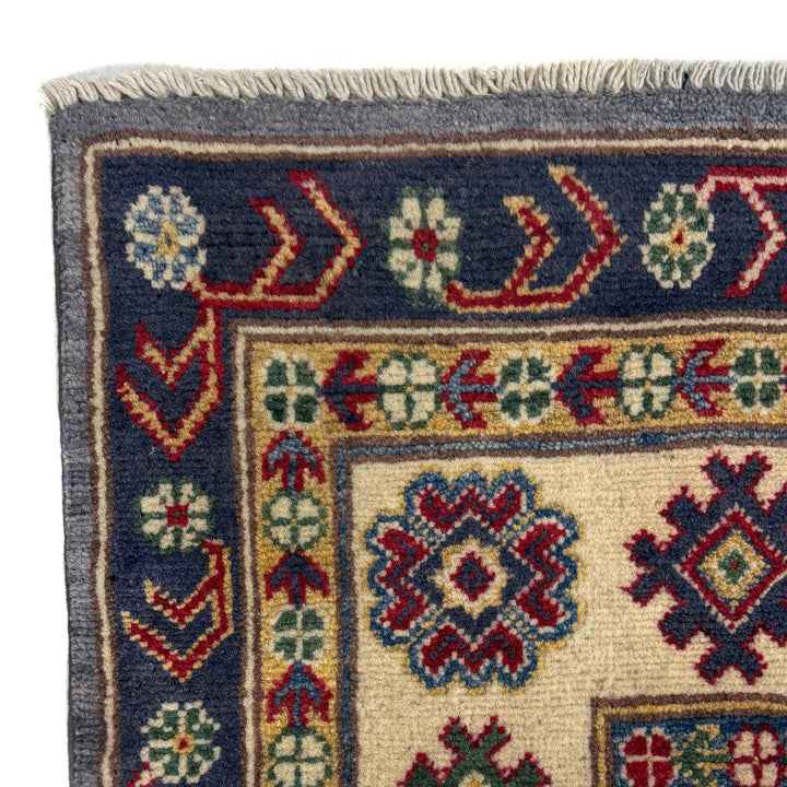 Hand knotted Kazak Rugs 5' 4" x 8' 4" - No. AL51877