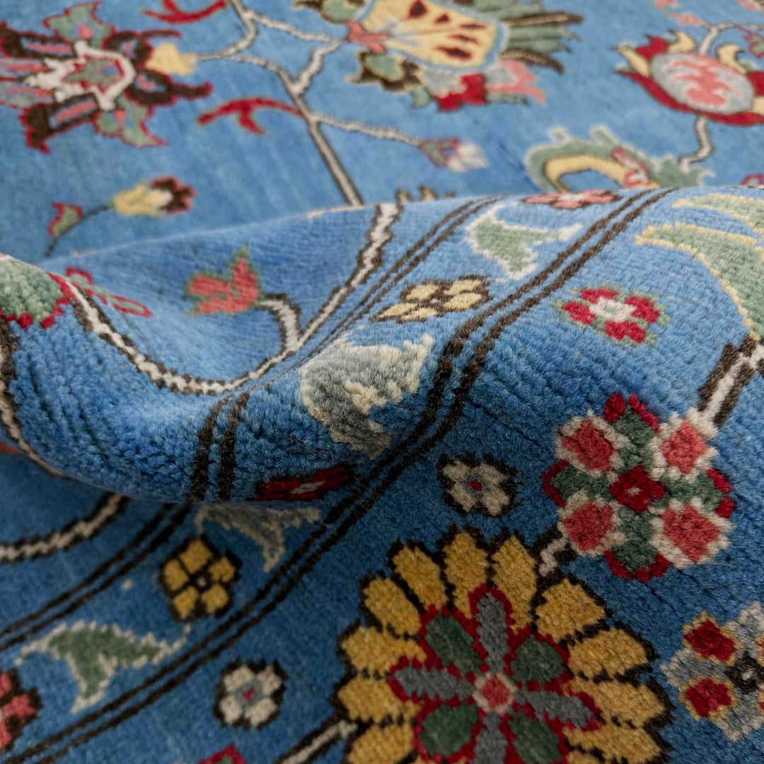 Hand knotted Sultani Carpet 5' 5" x 7' 11" - No. AL75704