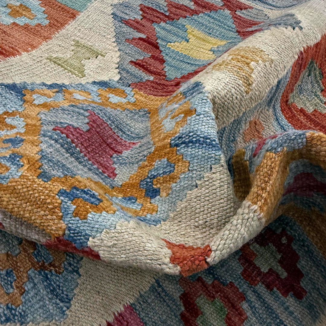 Afghan Vegetable Kilim Rug 2' 7" x 3' 10" Flat-Weave texture