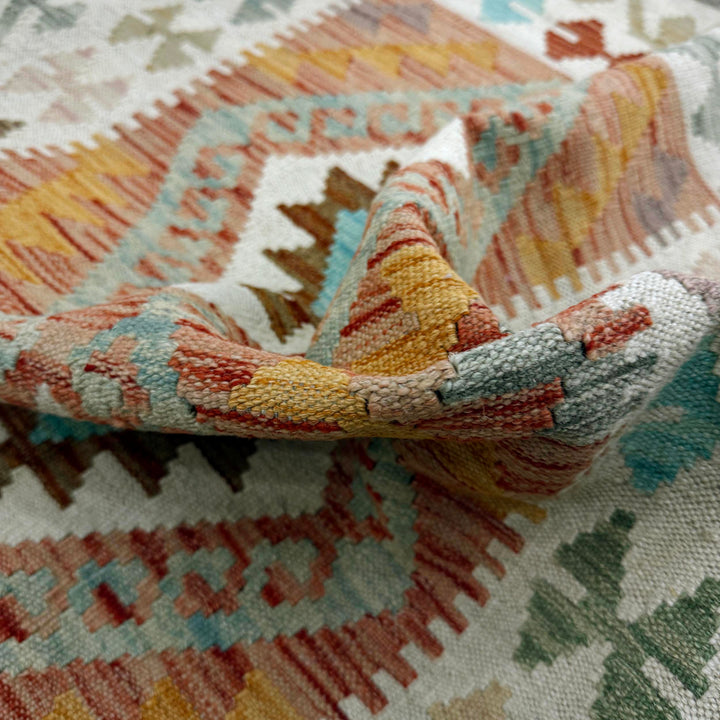 Afghan Vegetable Kilim Rug 2' 9" x 4' 6" Flat-Weave texture