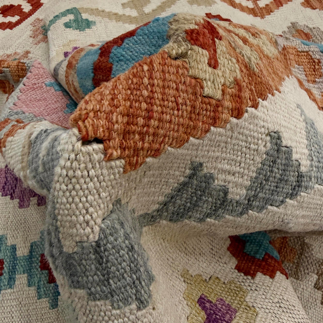 Afghan Vegetable Kilim Rug 2' 9" x 4' 2" Flat-Weave texture