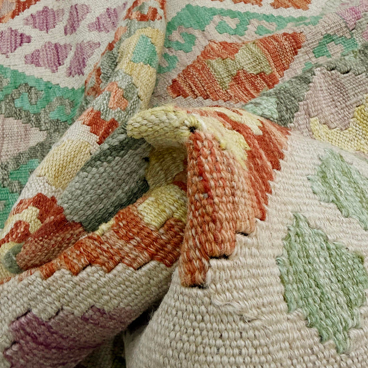 Afghan Kilim Rug 4' 11" x 6' 0" Flat-Weave texture