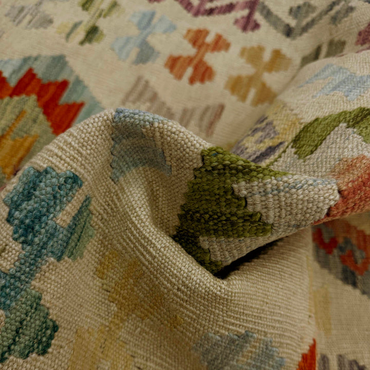Afghan Vegetable Kilim Rug 2' 7" x 9' 9" Flat-Weave texture