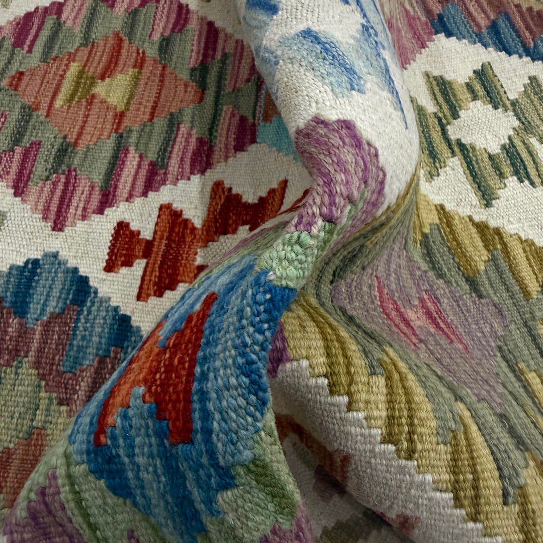Afghan Vegetable Kilim Rug 2' 7" x 9' 9" Flat-Weave texture