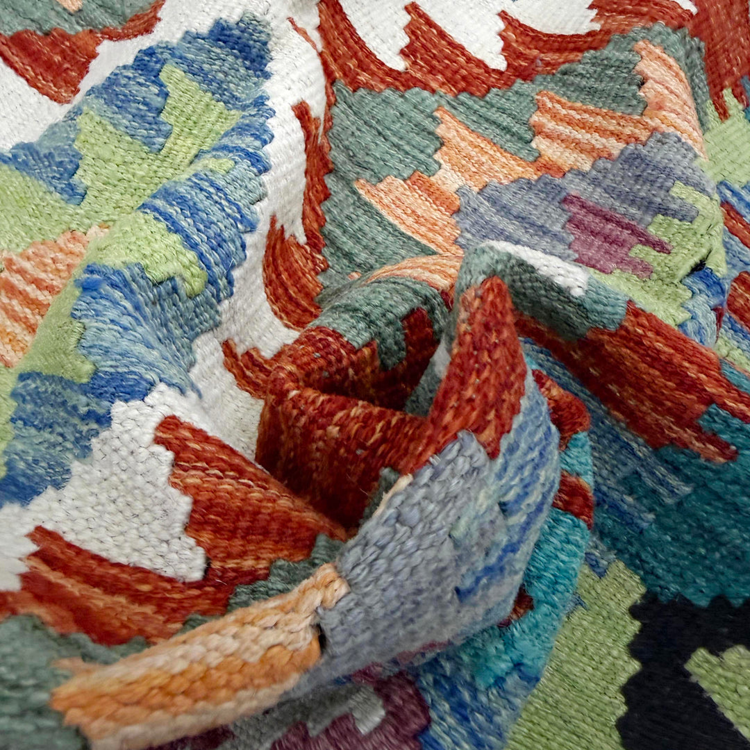 Afghan Vegetable Kilim Rug 3' 1" x 5' 2" Flat-Weave texture