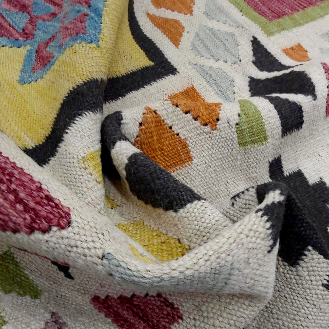 Afghan Vegetable Kilim Rug 5' 7" x 7' 9" Flat-Weave texture