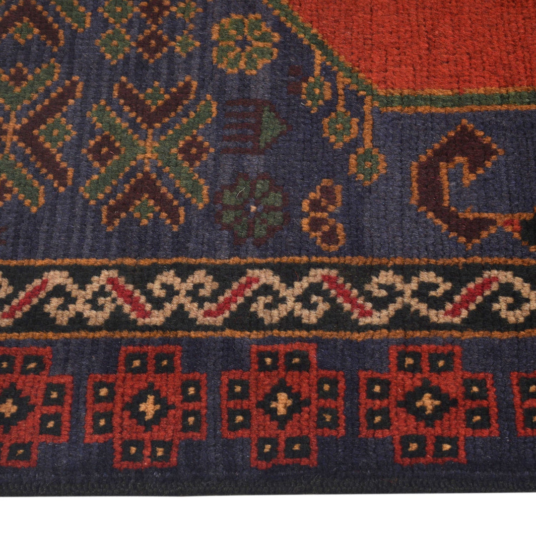 Afghan Prayer Rug 2' 8" x 4' 6" Hand-Knotted detail