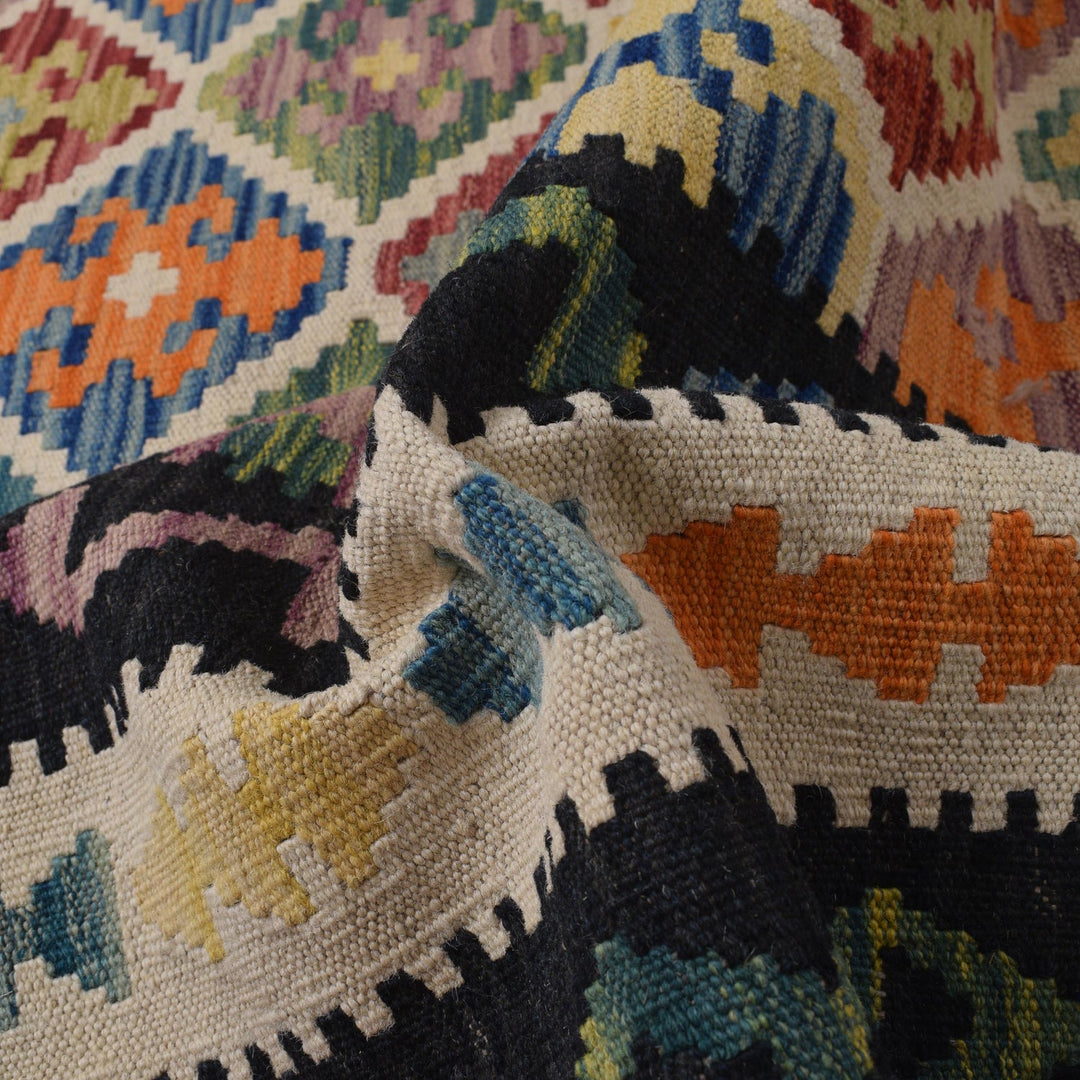 Handmade Vegetable Kilim 5' 8" x 8' 2" - No. AL13682