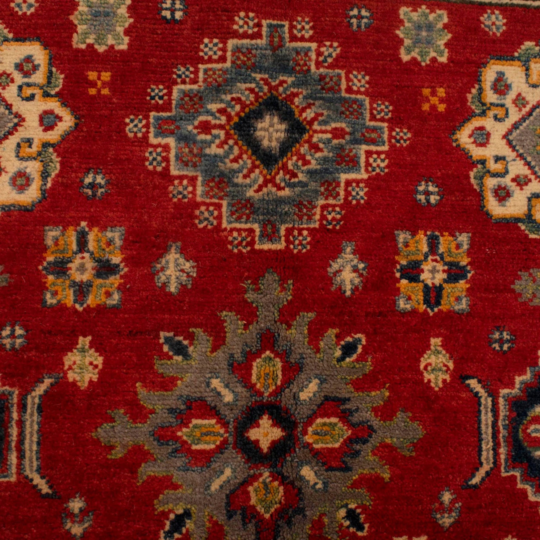 Hand knotted Kazak Carpet 4' 0" x 6' 0" - No. AL26746