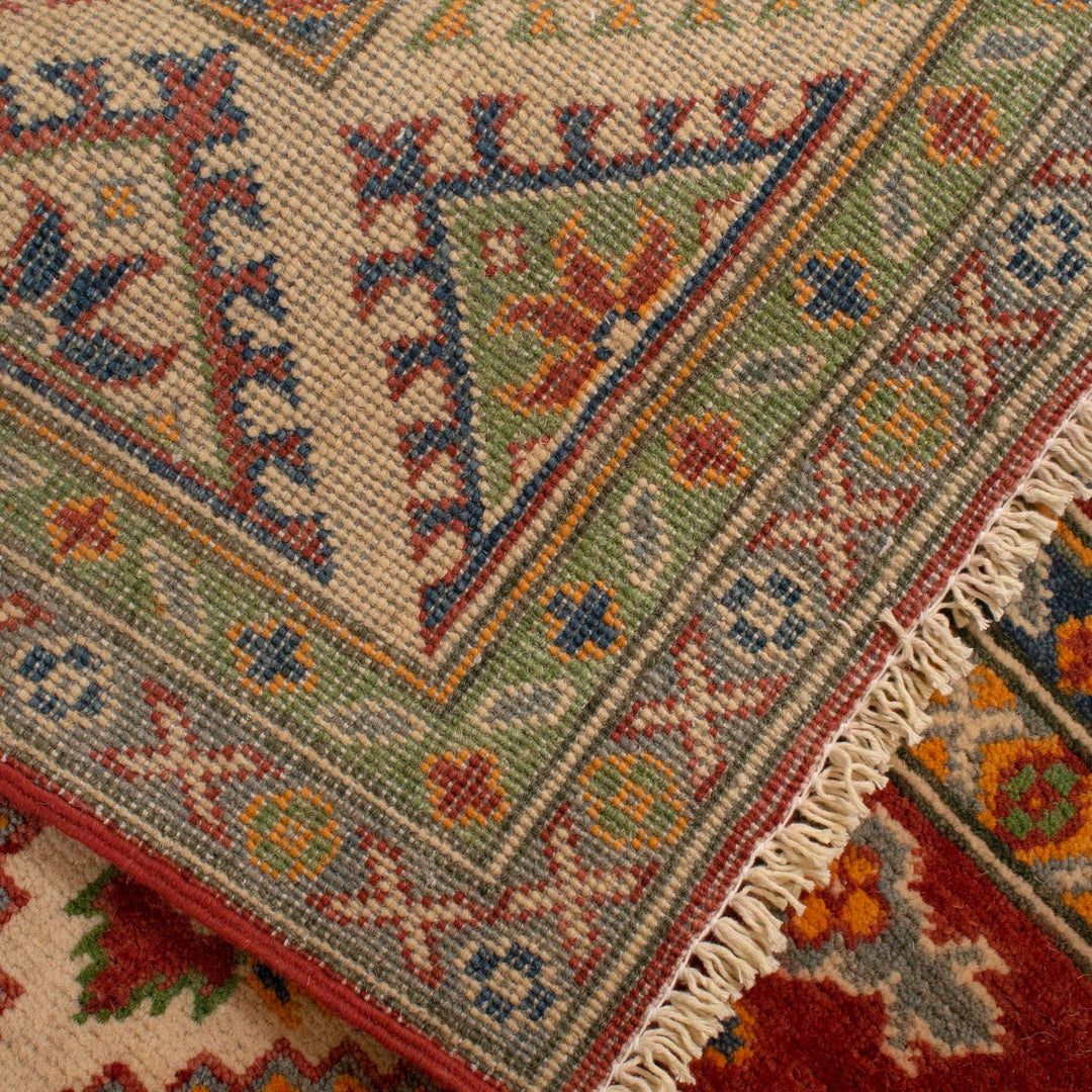 Hand knotted Kazak Carpet 5' 0" x 7' 1" - No. AL52935
