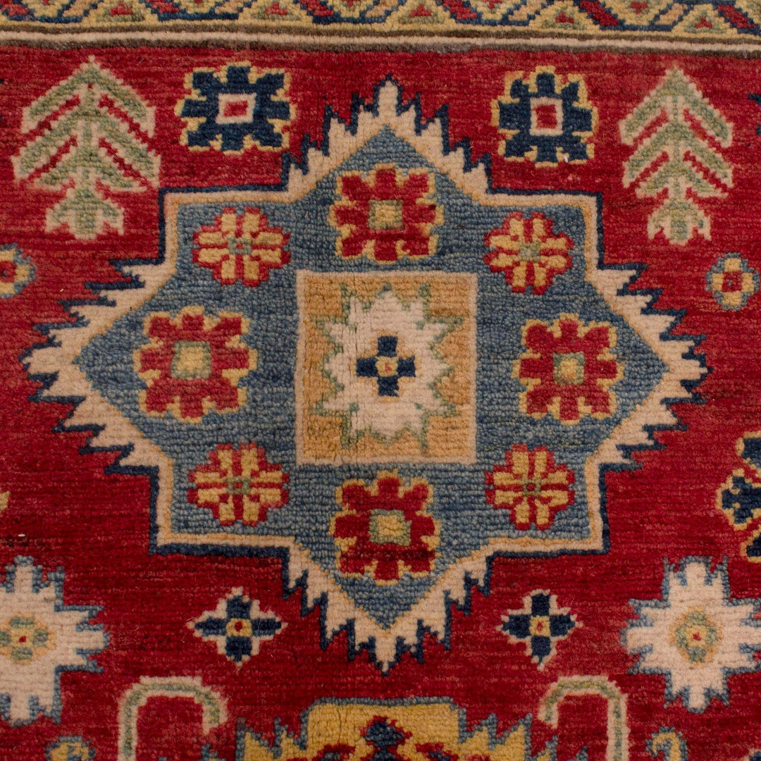 Hand knotted Kazak Carpet 5' 4" x 7' 8" - No. AL98966