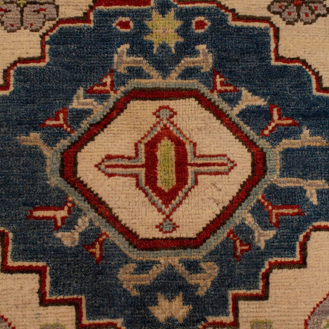 Hand knotted Kazak Carpet 5' 0" x 6' 4" - No. AL13165
