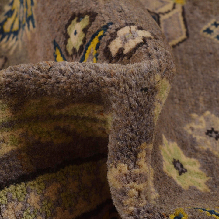 Handmade Kazak Area Rug 4' 0" x 5' 7" - No. AL43555