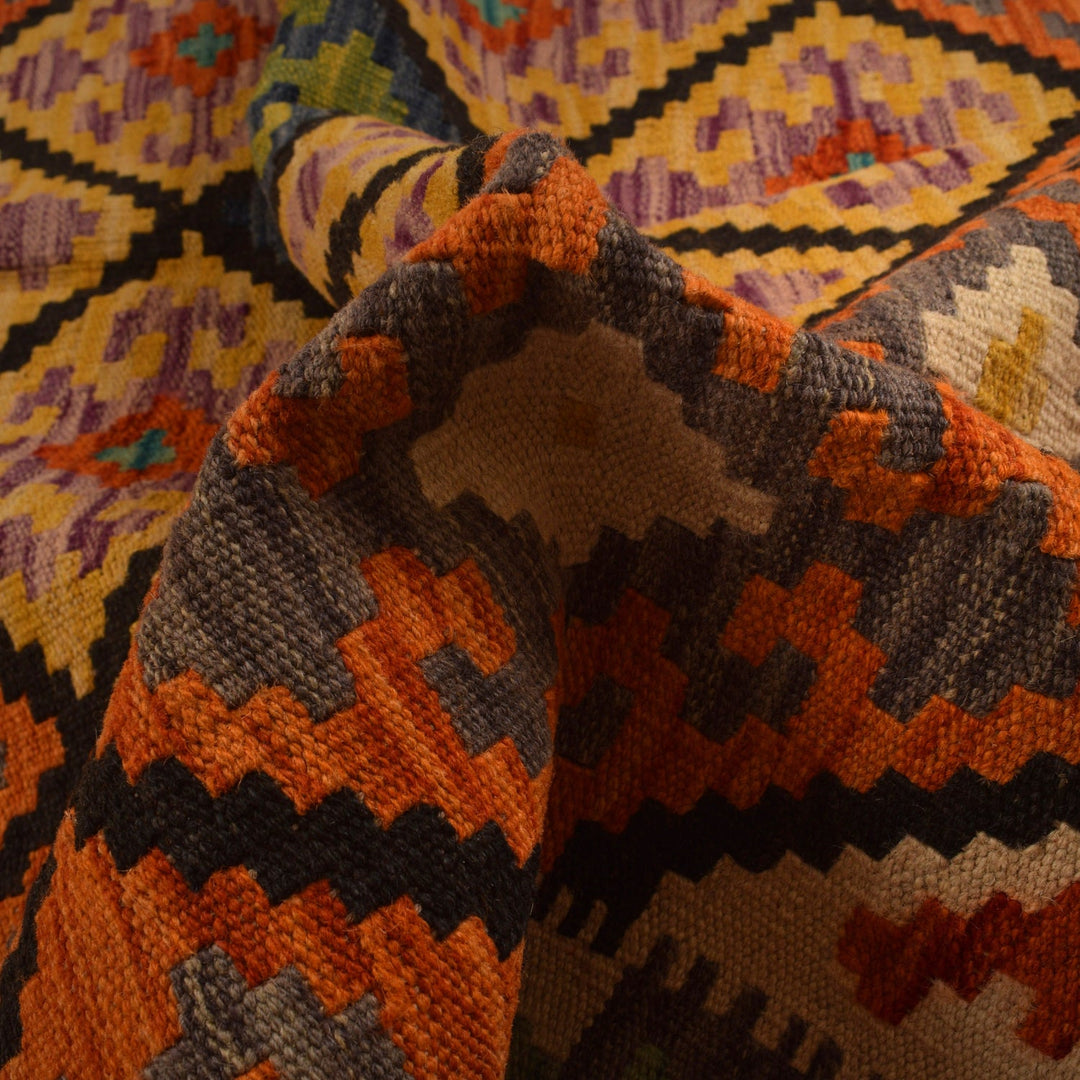 Hand Woven Wool Kelim 5' 0" x 6' 3" - No. AL68404