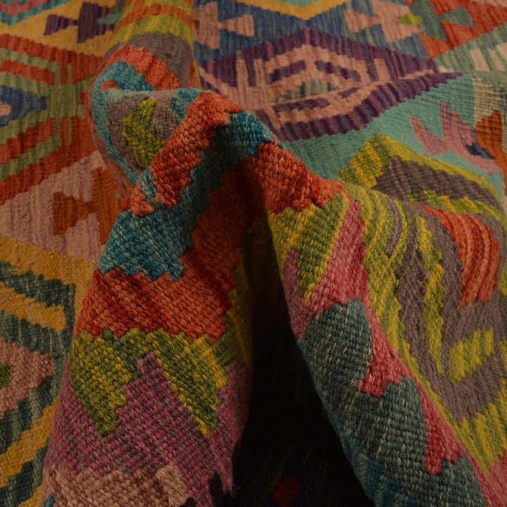 Hand Woven Wool Kelim 4' 11" x 6' 9" - No. AL61559