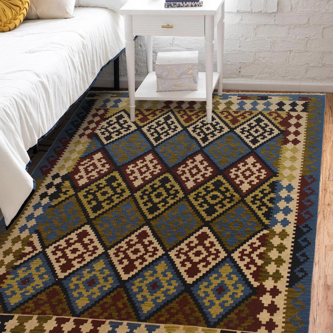 Hand Woven Wool Kelim 5' 2" x 6' 5" - No. AL20438