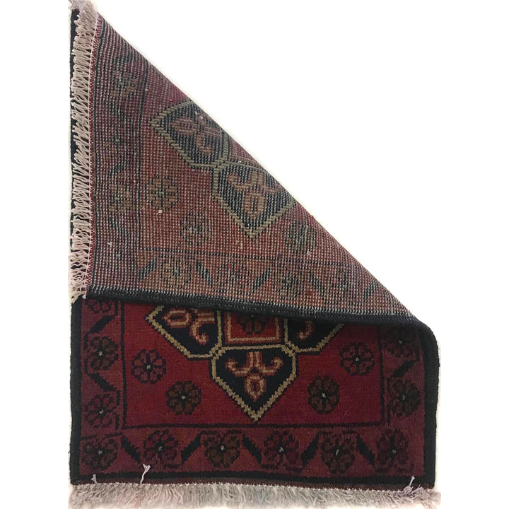 Red Oriental Rug 1' 6" x 1' 11" Hand-Knotted detail