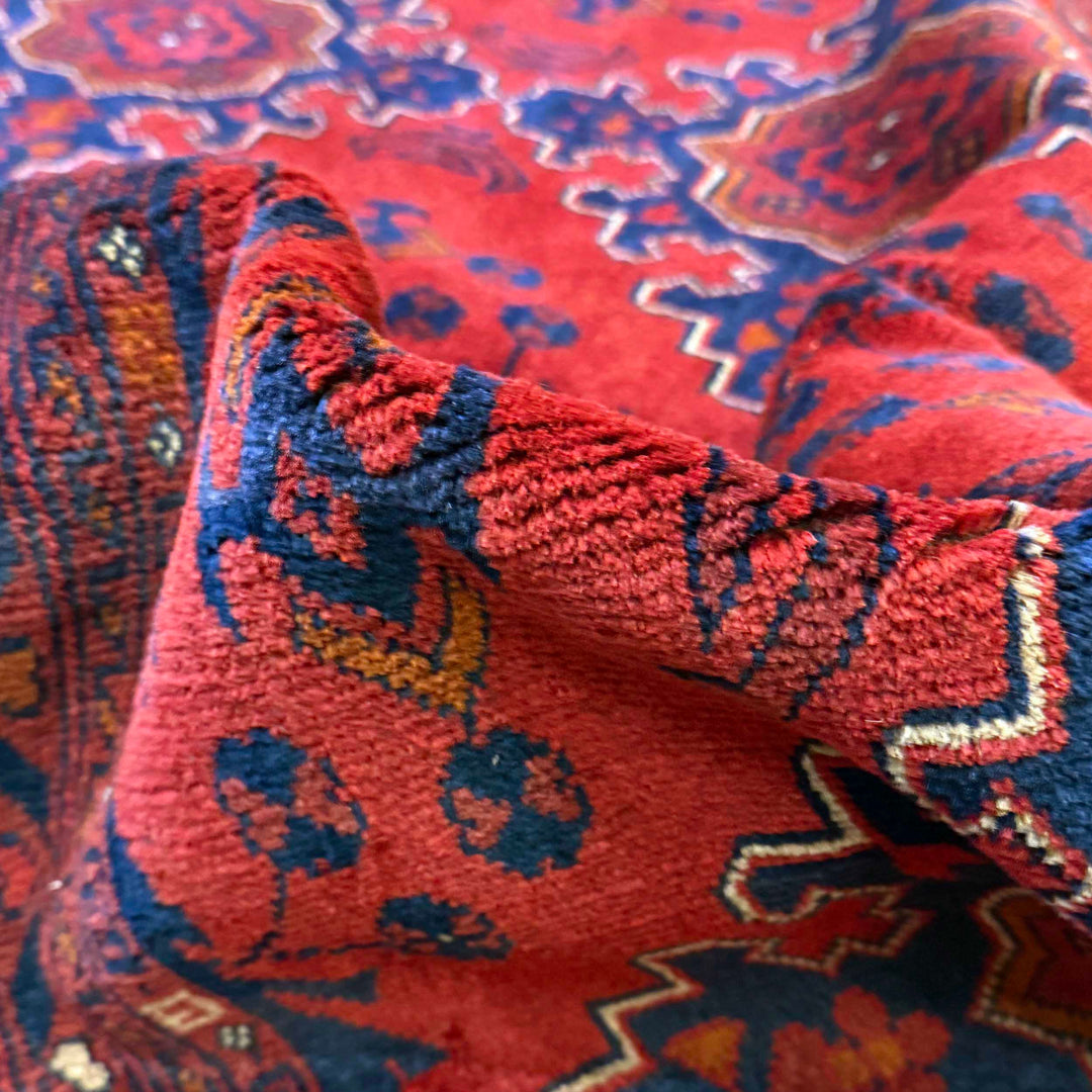 Medium Size Area Rug 5' 2" x 6' 9" - No. AL87856