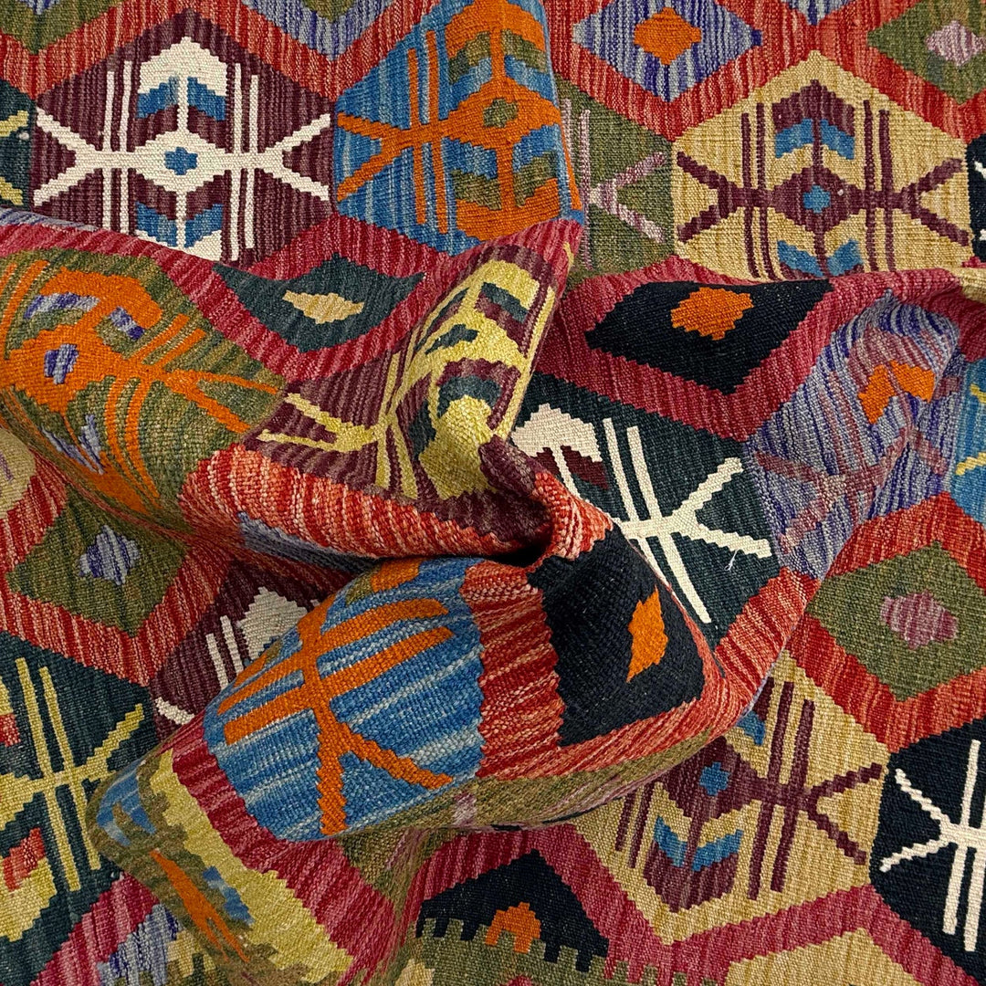 Afghan Vegetable Kilim Rug 5' 1" x 6' 11" Flat-Weave texture