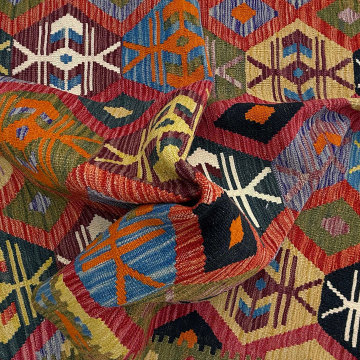 Afghan Vegetable Kilim Rug 5' 1" x 6' 11" Flat-Weave texture