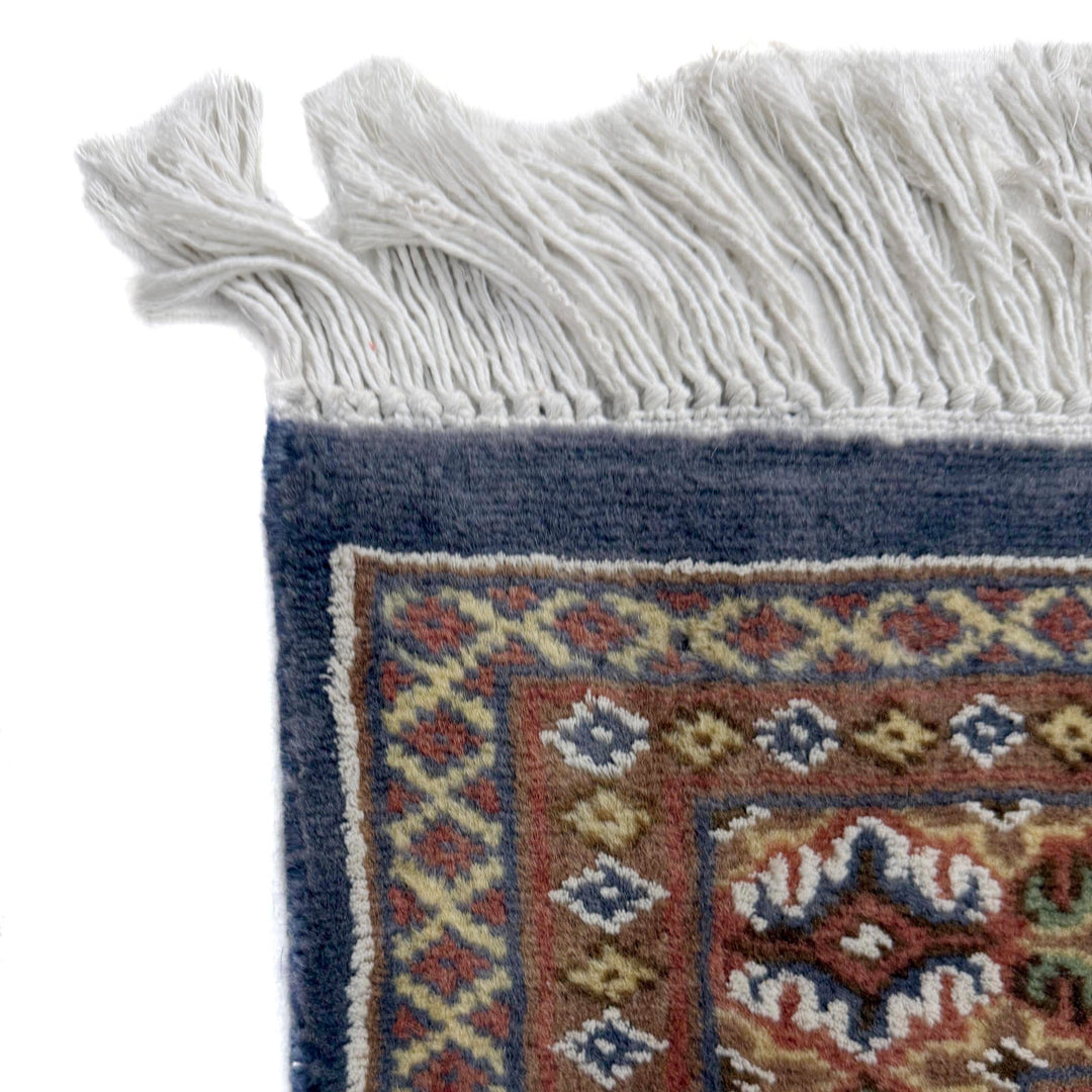 Pakistani Jaldar Rug 4' 0" x 5' 10" Hand-Knotted pattern