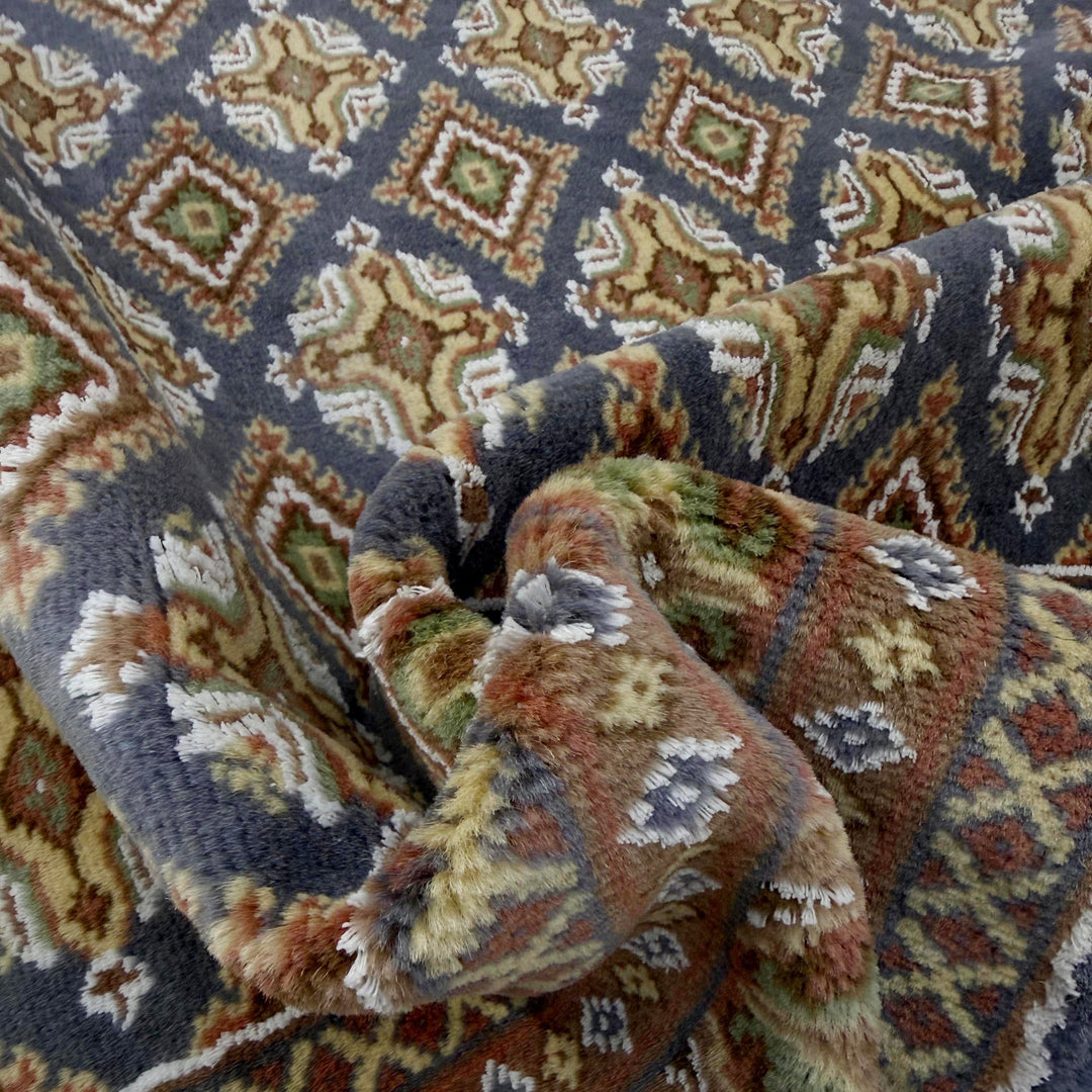 Pakistani Jaldar Rug 4' 0" x 5' 10" Hand-Knotted texture