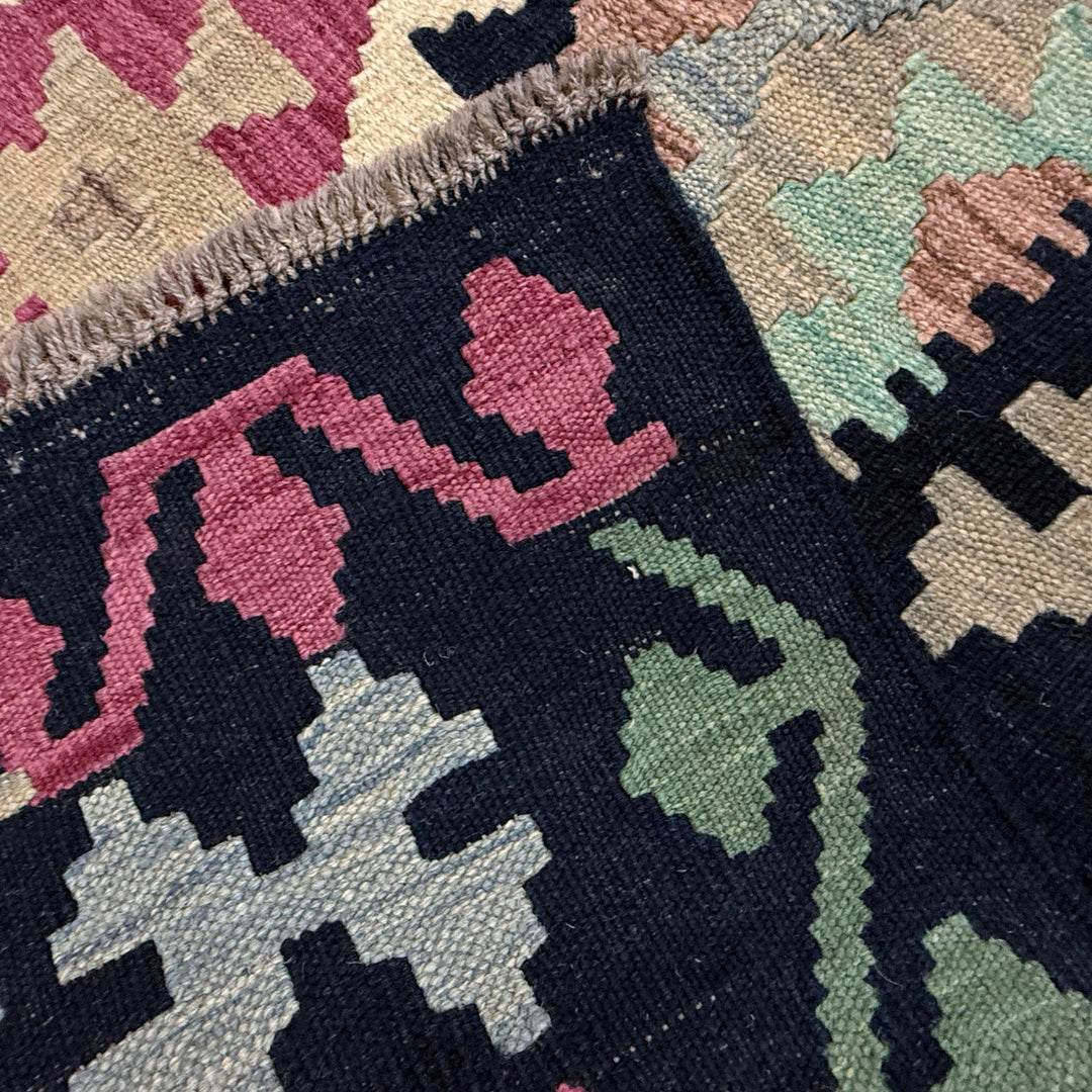 Hand Woven Wool Kelim 6' 6" x 9' 11" - No. AL871799