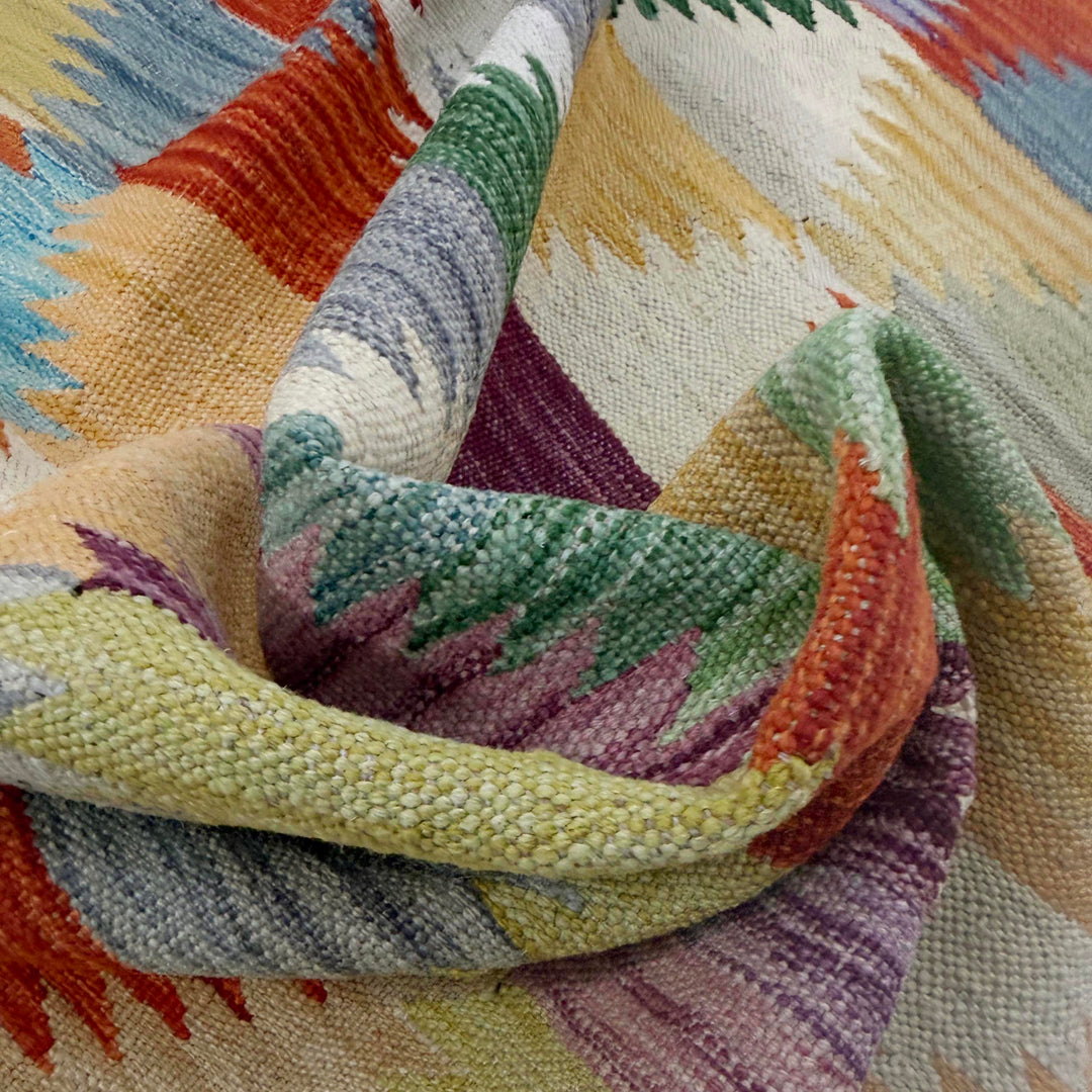 Afghan Vegetable Kilim Rug 3' 10" x 5' 10" Flat-Weave texture