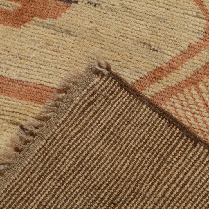 Hand Made Animal Pictorial Area Carpet 2' 8" x 4' 2" - No. AL91049