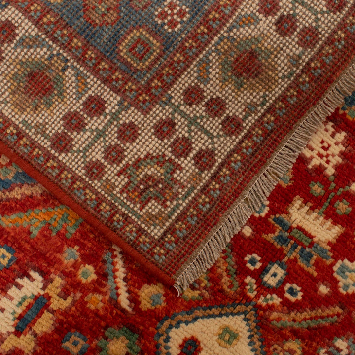 Rich Red Color Shiraz Carpet 3' 9" x 5' 8" - No. AL85380