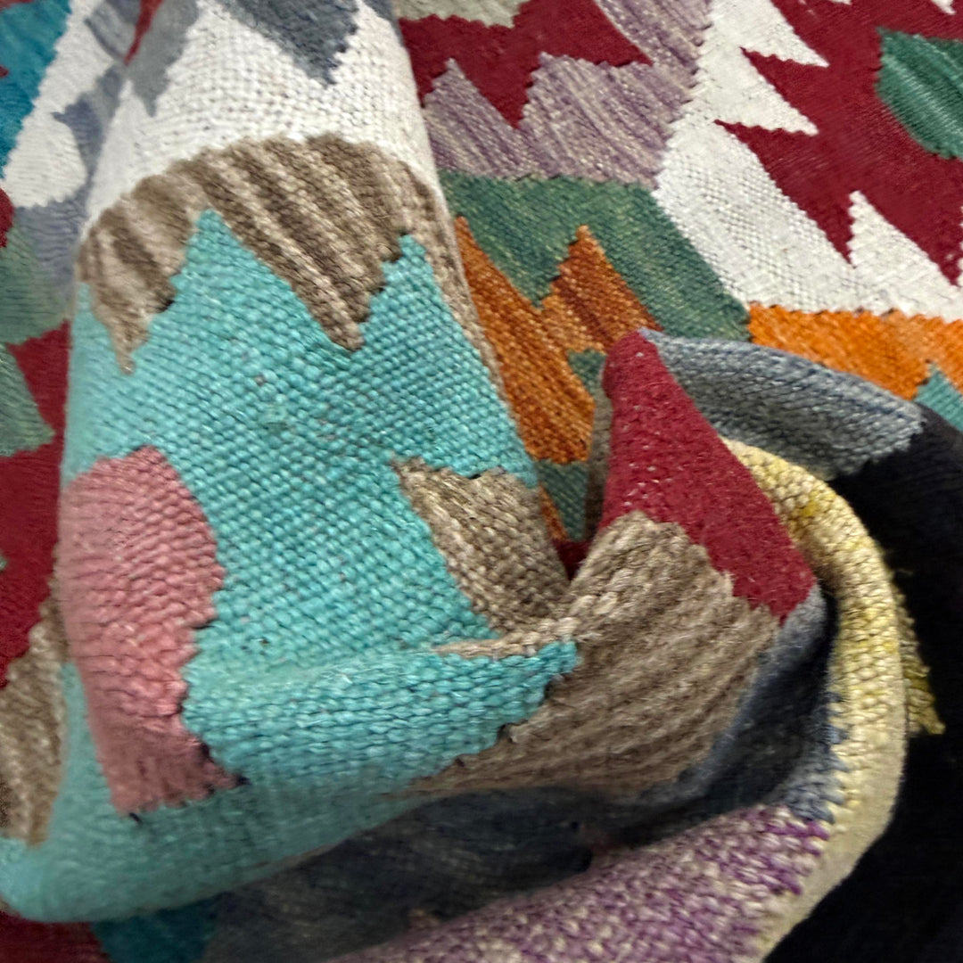 Hand Woven Wool Kelim 4' 11" x 6' 8" - No. AL191070