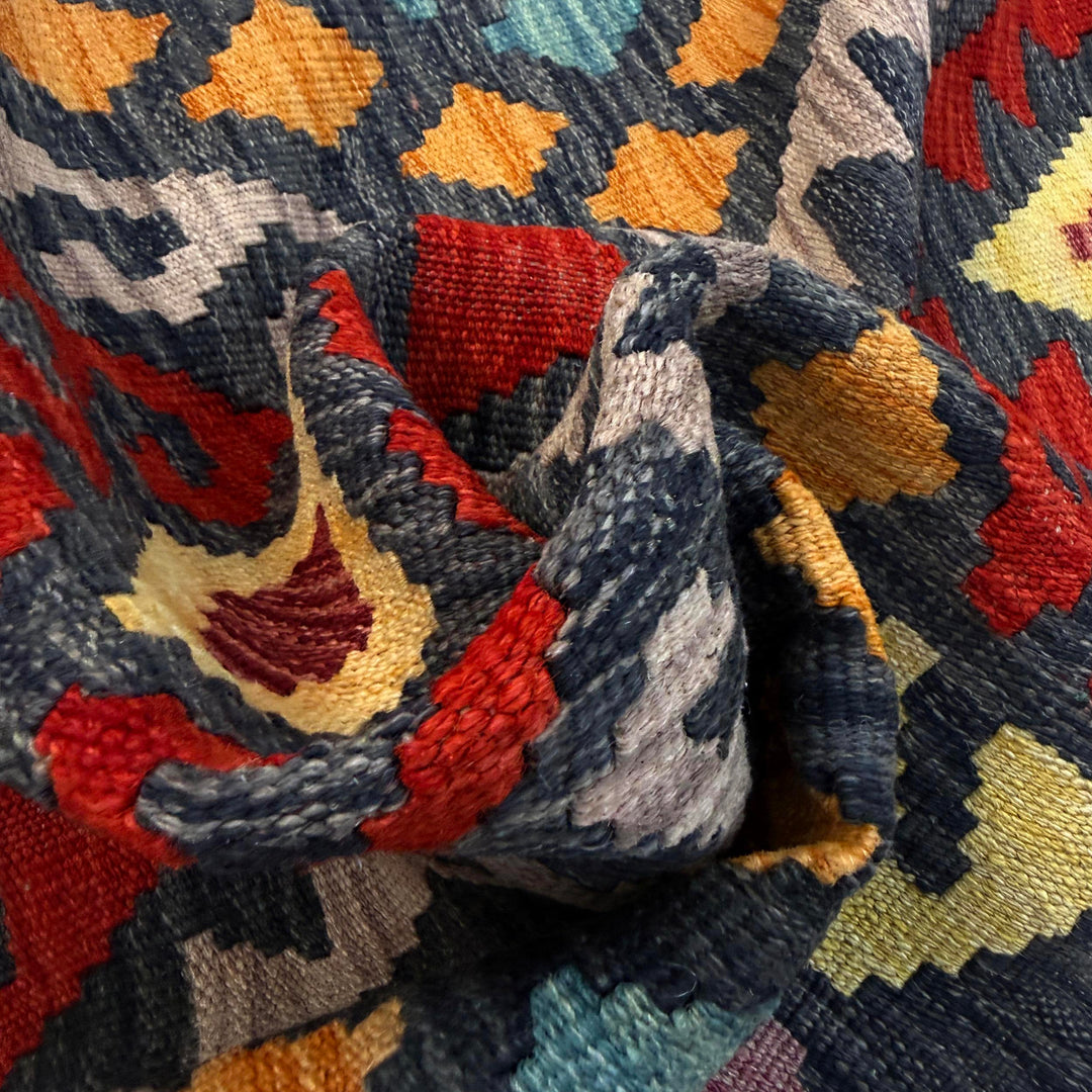 Afghan Vegetable Kilim Rug 2' 8" x 10' 2" Flat-Weave texture