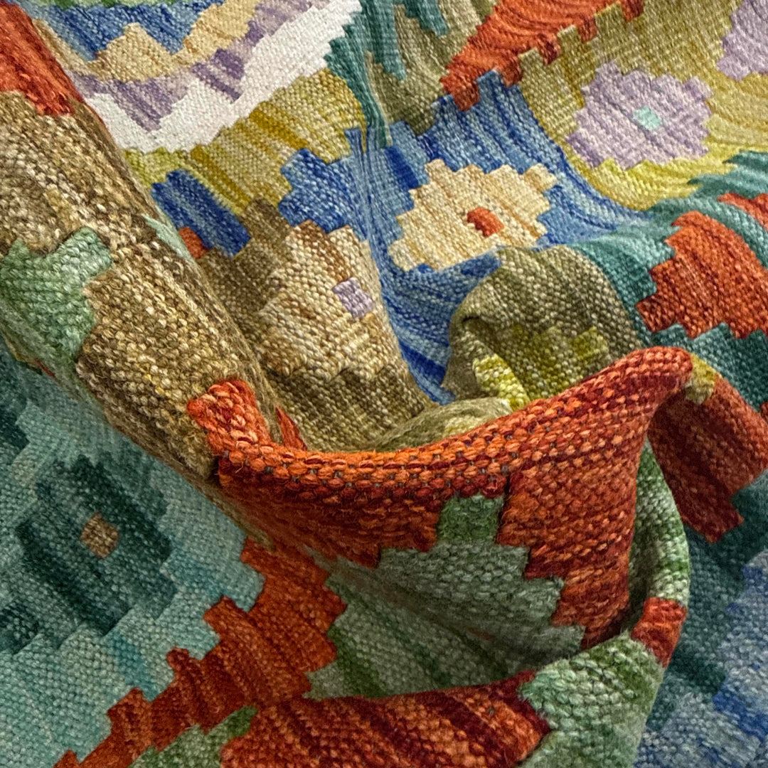 Afghan Vegetable Kilim Rug 5' 8" x 8' 2" Flat-Weave texture