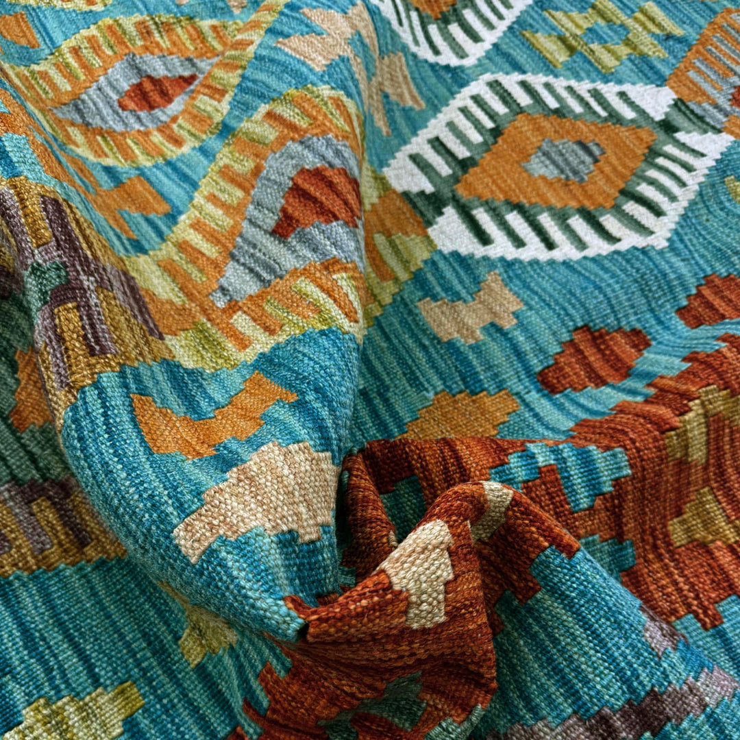 Afghan Vegetable Kilim Rug 5' 7" x 7' 11" Flat-Weave texture