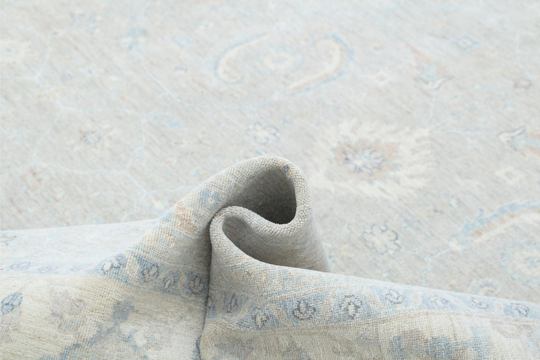 Serenity 9’ 8″ x 13’ 11” - No. AV24650 - ALRUG Rug Store