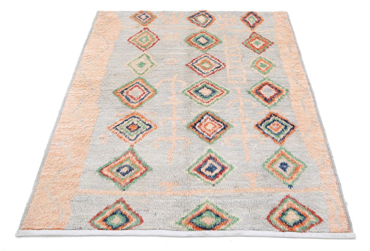 Moroccan 4’ 2″ x 5’ 9″ - No. AV88942 - ALRUG Rug Store