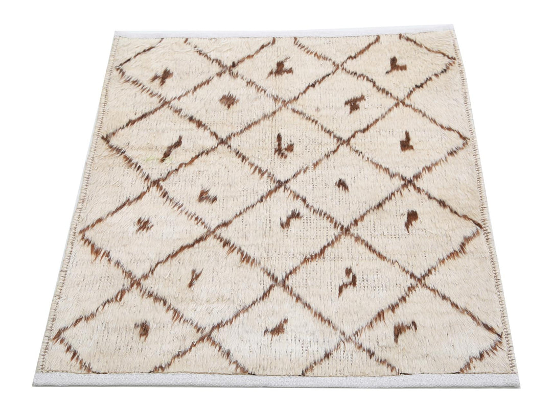 Moroccan 2’ 7″ x 2’ 10” - No. AV79635 - ALRUG Rug Store