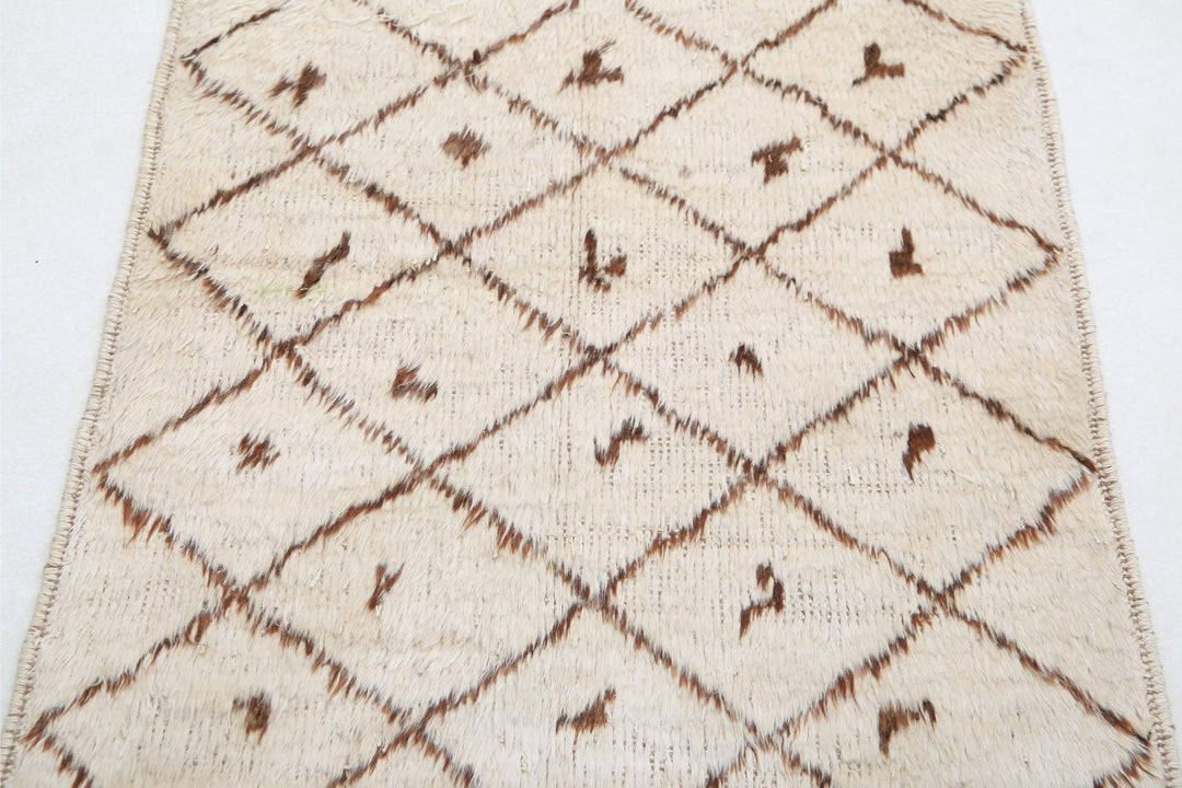 Moroccan 2’ 7″ x 2’ 10” - No. AV79635 - ALRUG Rug Store