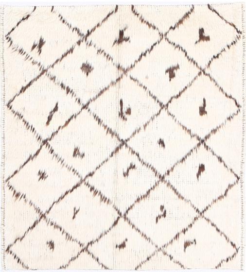 Moroccan 2’ 7″ x 2’ 10” - No. AV79635 - ALRUG Rug Store