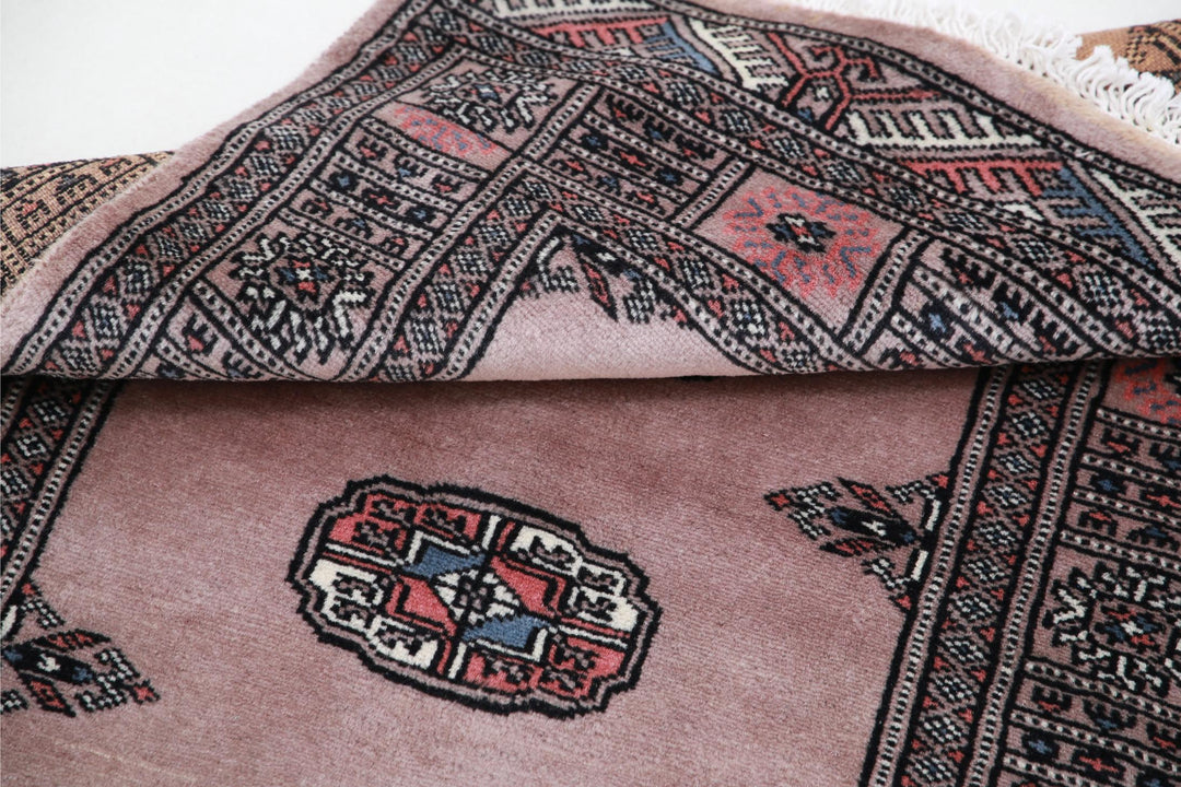 Bokhara 2’ 6″ x 3’ 9″ - No. AV15004 - ALRUG Rug Store