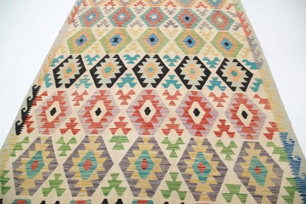 Kilim 6’ 6″ x 9’ 10” - No. AV68780