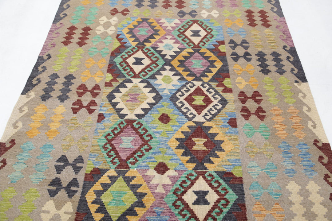Kilim 4’ 11” x 6’ 5″ - No. AV15878 - ALRUG Rug Store