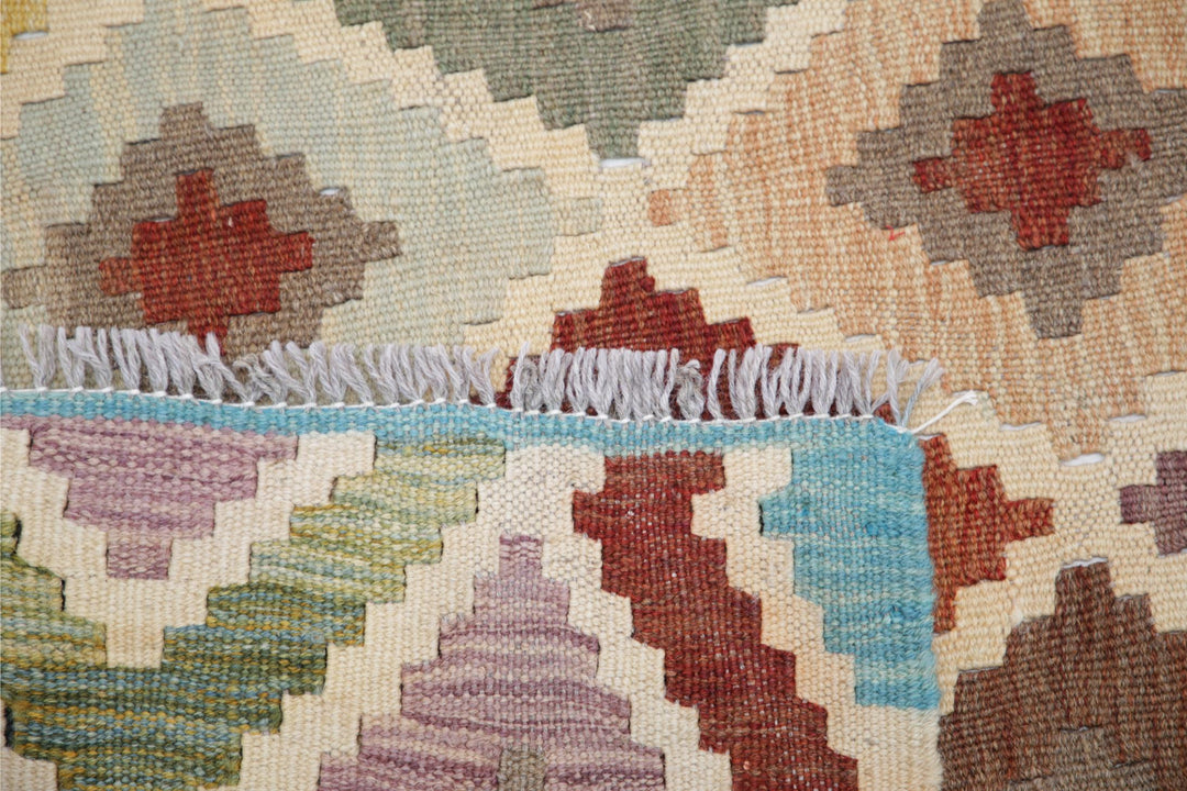 Kilim 4’ 7″ x 6’ 9″ - No. AV53132 - ALRUG Rug Store