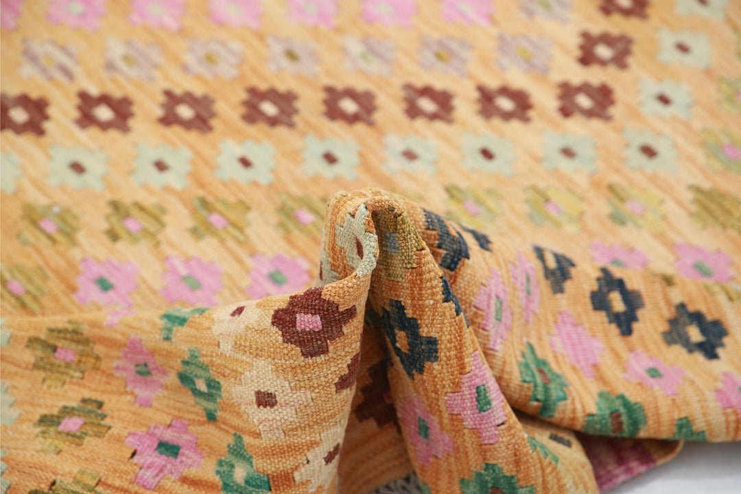 Kilim 4’ 10” x 6’ 4″ - No. AV95365 - ALRUG Rug Store